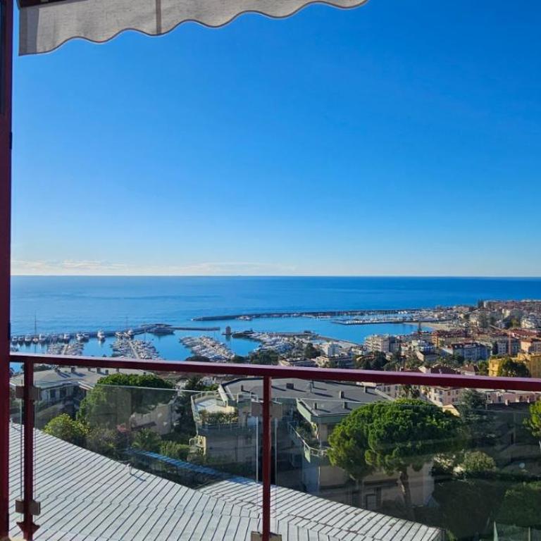 Appartamento con suggestiva vista mare a Sanremo - Appartamento con 2 Camere da Letto, Terrazza e Vista Mare - 54