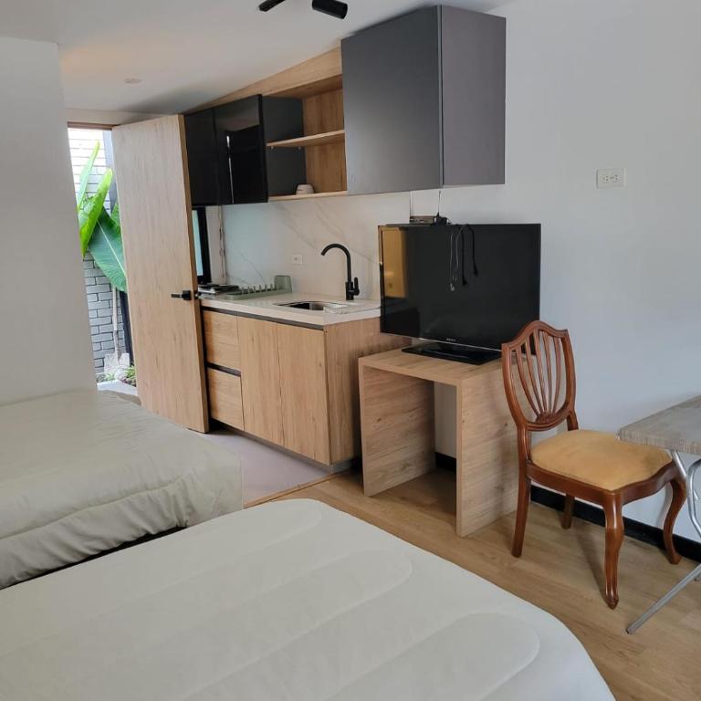 Loft cómodo en La Esmeralda ,Simón Bolívar, Vive Claro con cocina y baño privado - Estudio Deluxe con cama grande - 5