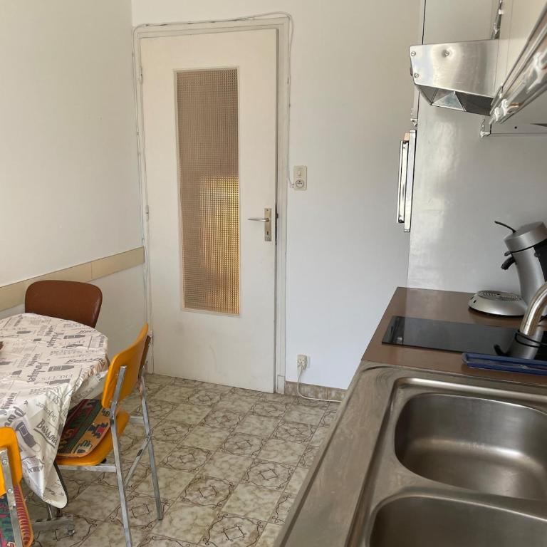 Appartement au calme La marmite des géants - Appartement - Vue sur Jardin - 11