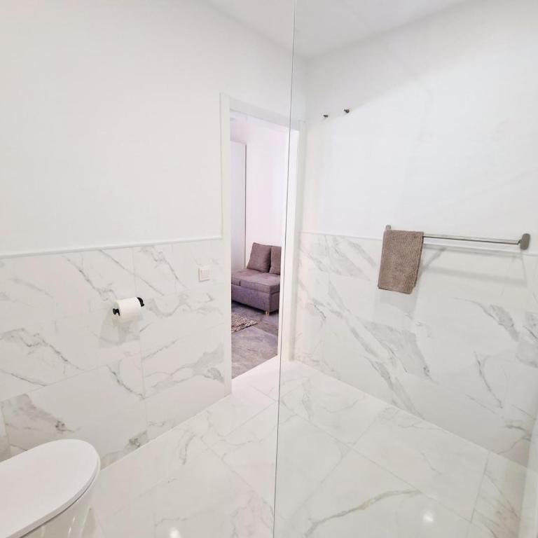 Urogallos Garden Villas Studio Retreat - Estudio Deluxe con cama grande - 11
