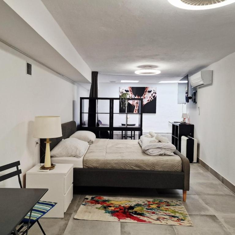 Urogallos Garden Villas Studio Retreat - Estudio Deluxe con cama grande - 13