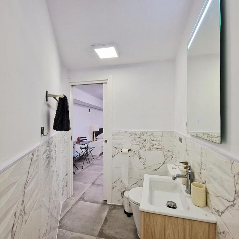 Urogallos Garden Villas Studio Retreat - Estudio Deluxe con cama grande - 15