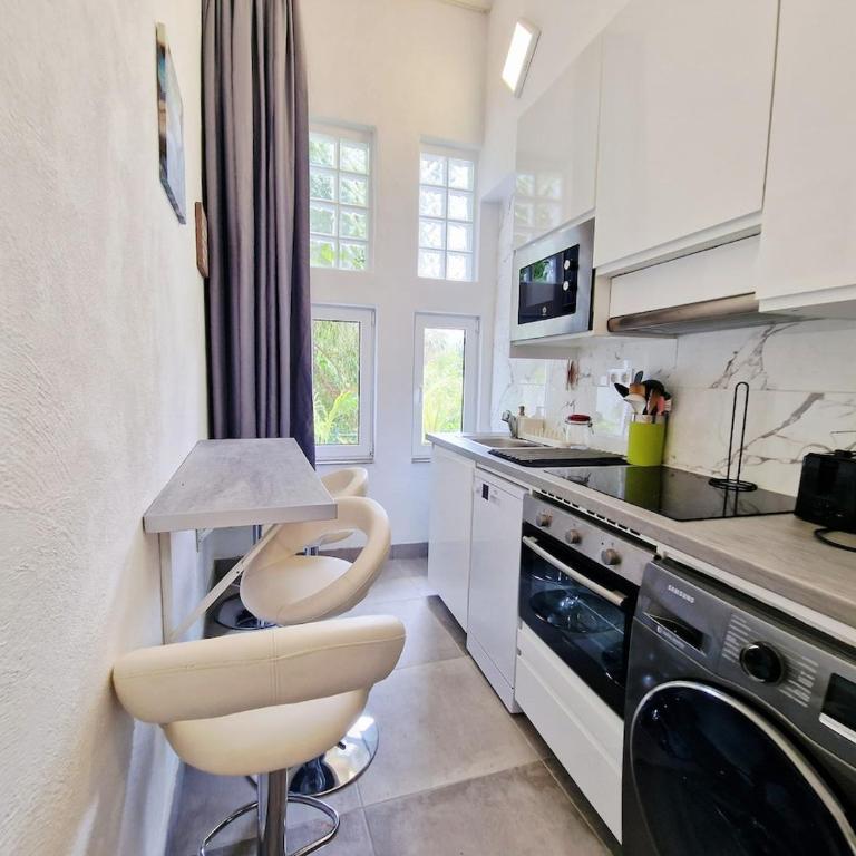Urogallos Garden Villas Studio Retreat - Estudio Deluxe con cama grande - 23