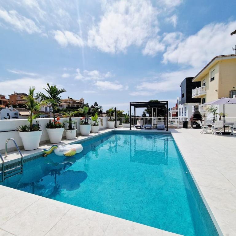 Urogallos Garden Villas Studio Retreat - Estudio Deluxe con cama grande - 37