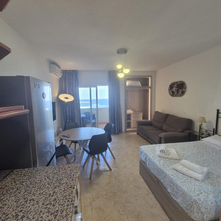 Benalbeach con vistas en primera linea de playa - Appartement 1 Chambre - 15