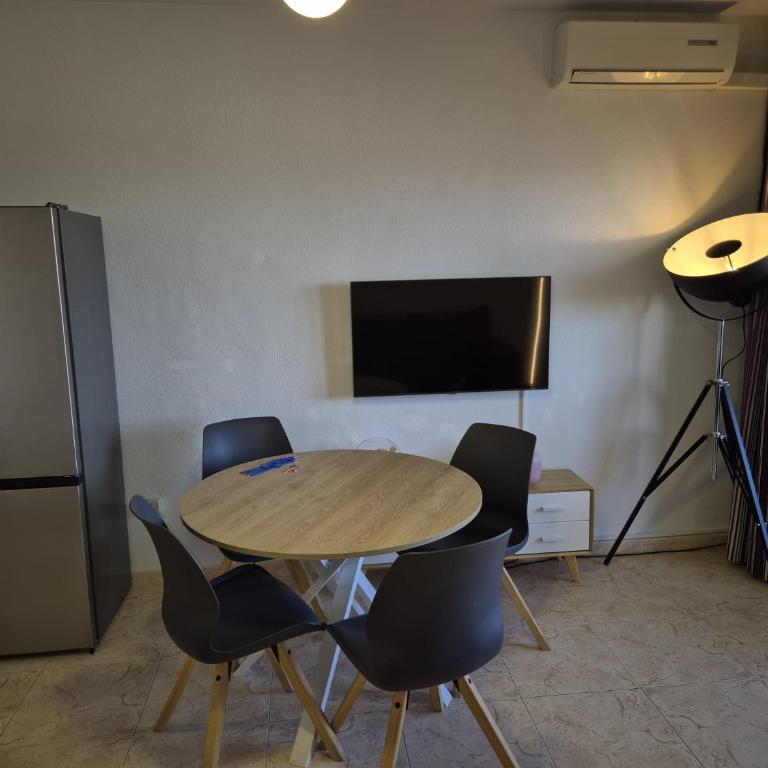 Benalbeach con vistas en primera linea de playa - Appartement 1 Chambre - 4