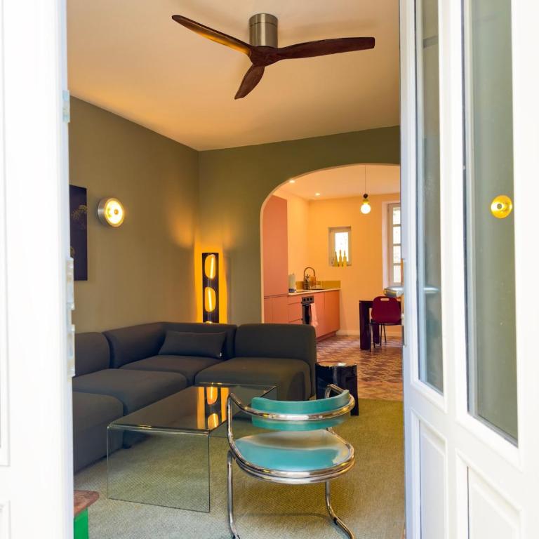Town House with Private Pool in Arles Center - Four-Bedroom House - 12