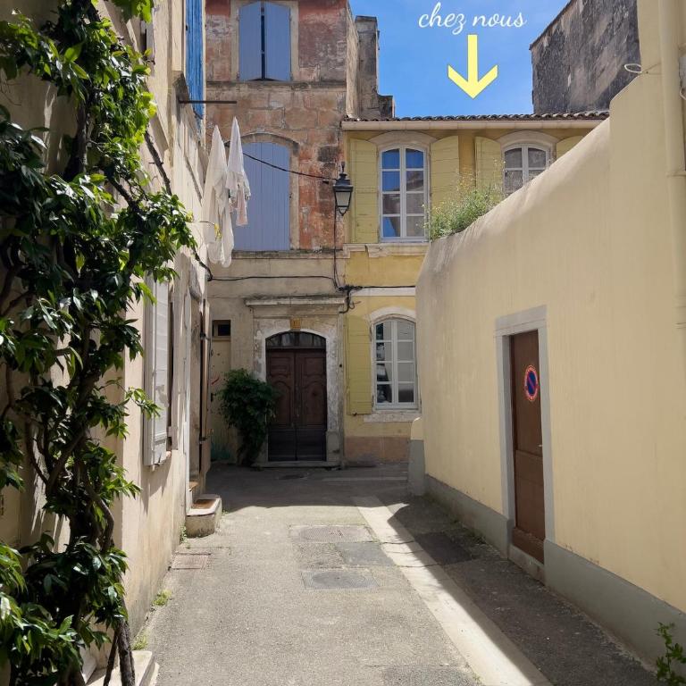 Town House with Private Pool in Arles Center - Four-Bedroom House - 29