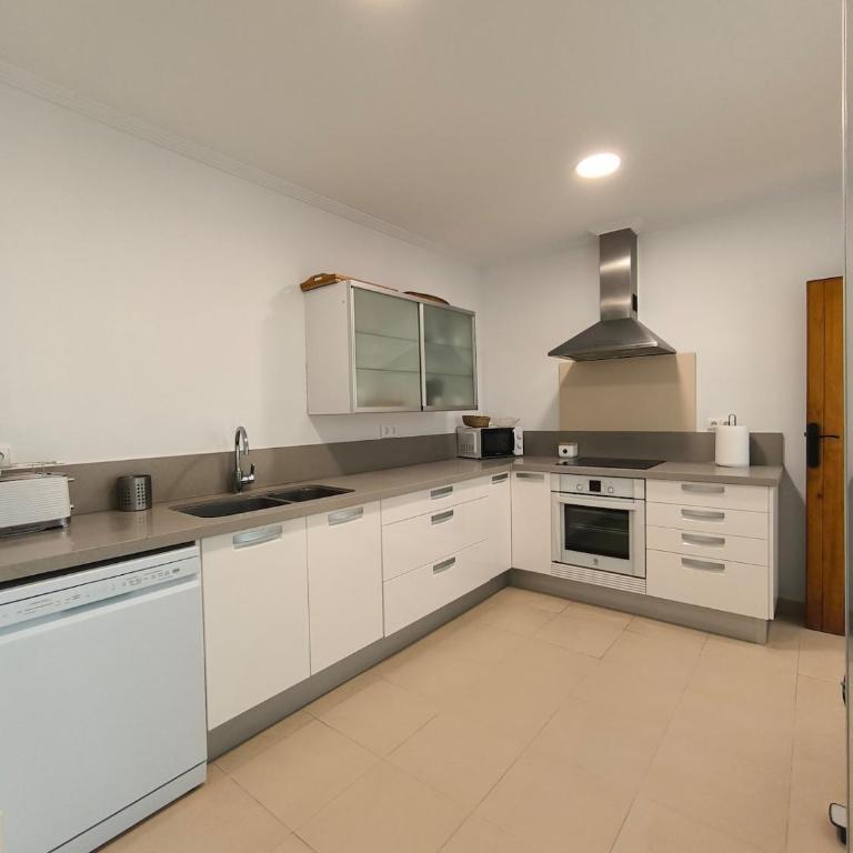 Frontline of the sea, 3 rooms 2 baths, Parking - Three-Bedroom Villa - 19