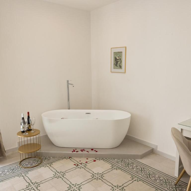 Palazzo Sorge - Sicilian Charm - Camera Matrimoniale Deluxe con Vasca - 10