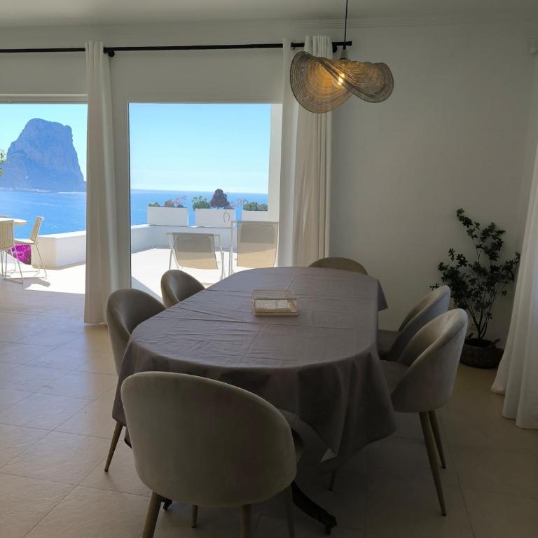 Frontline of the sea, 3 rooms 2 baths, Parking - Three-Bedroom Villa - 6