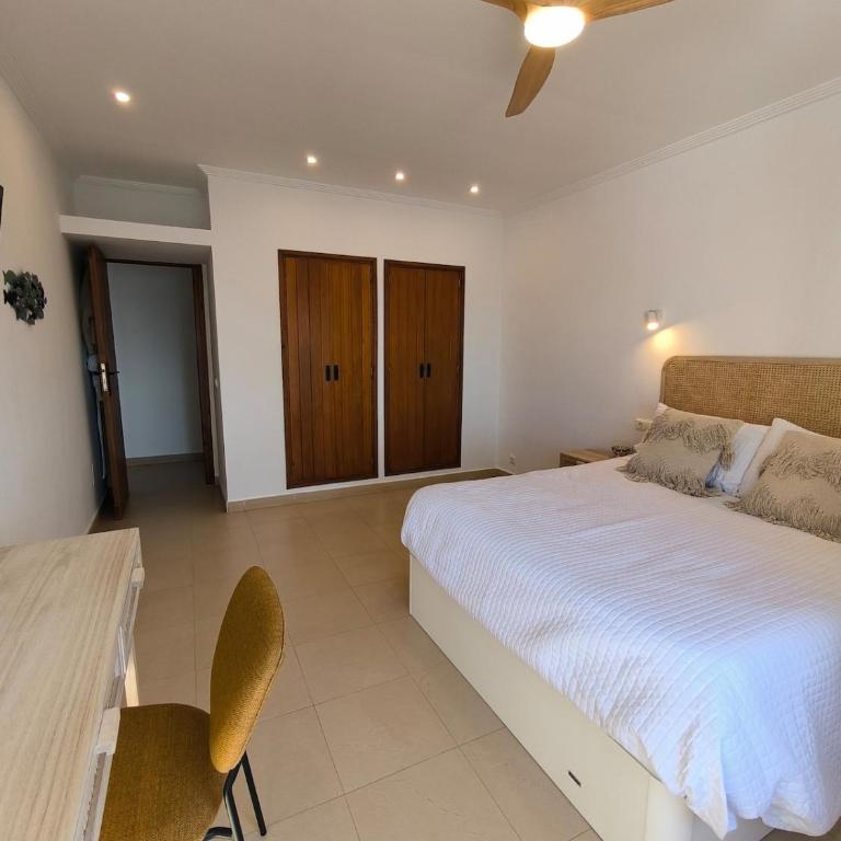 Frontline of the sea, 3 rooms 2 baths, Parking - Three-Bedroom Villa - 11