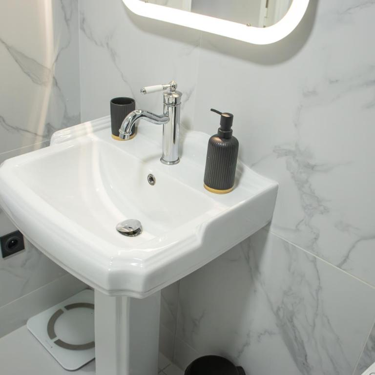 Charmant 2 pièces - Hyper Centre de Nice - Appartement 1 Chambre - 29