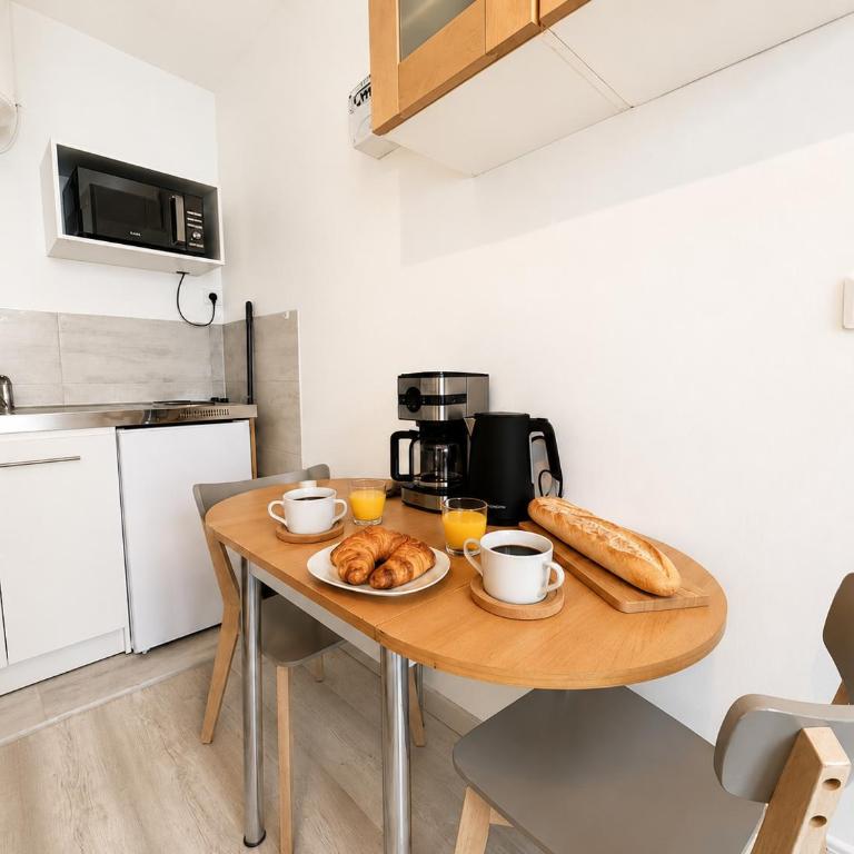 Studio centre Troyes - Cosy & fonctionnel - Idéal courts séjours - Proche Gare - Wifi - Cuisine équipée - Parking facile - Apartment mit 1 Schlafzimmer - 7