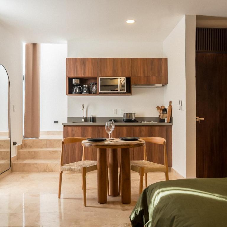 2-Story Penthouse with Private Jacuzzi 5 Min Beach - Penthouse Apartment - 13