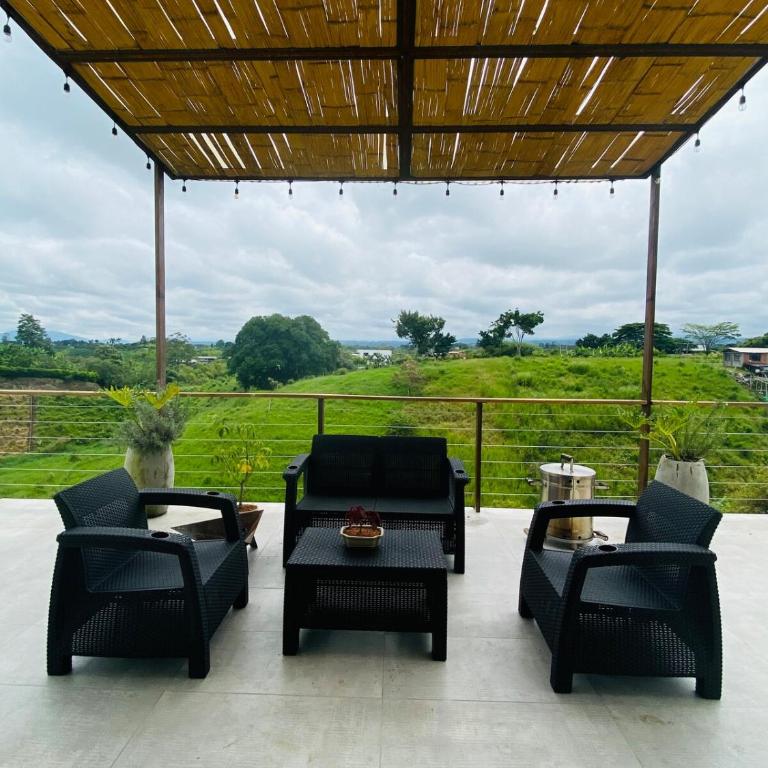 Casa campestre en el eje cafetro, piscina, fogata y naturaleza - Casa de 3 dormitorios - 6