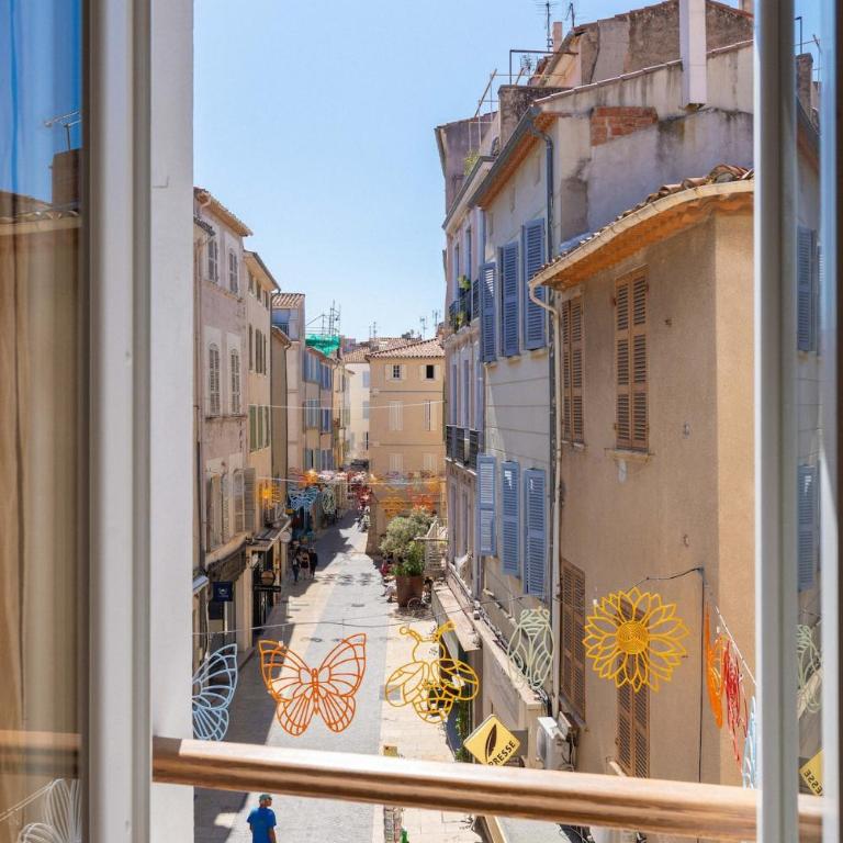 Beau 1 chambre - lumineux, calme & plein centre - One-Bedroom Apartment - 12