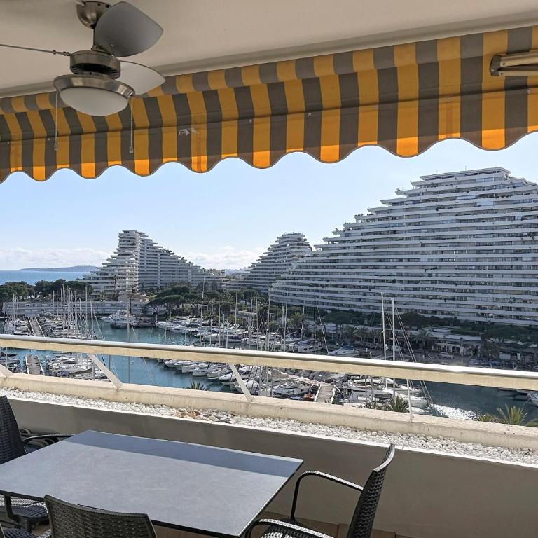 Marina Beach 6 people,Private Parking Amazing Sea view WIFI 7th floor, AC - One-Bedroom Apartment - 3