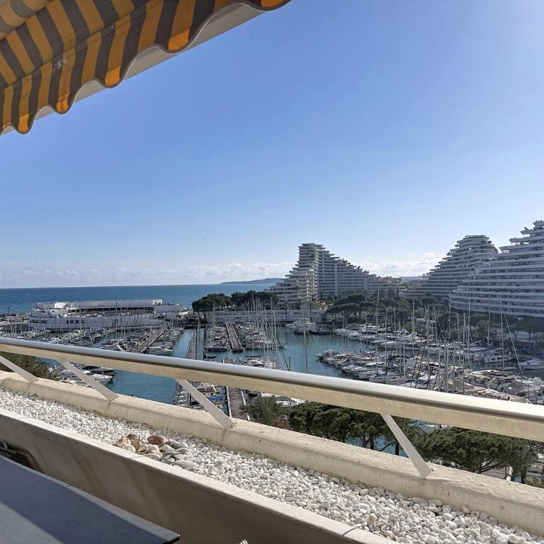 Marina Beach 6 people,Private Parking Amazing Sea view WIFI 7th floor, AC - One-Bedroom Apartment - 2