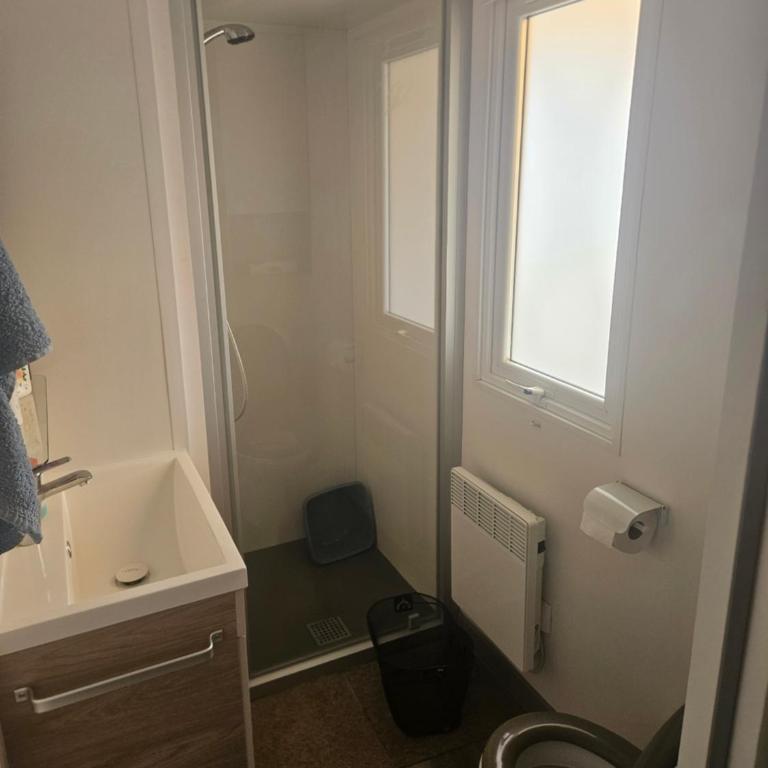 Au bord de l'eau "chez Michèle" -Camping Les Viviers- - Mobile Home - 23