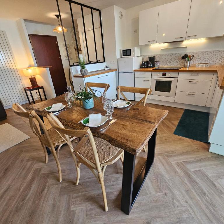 Au coeur du Palais des Arts en centre ville pour 5 personnes - One-Bedroom Apartment - 5