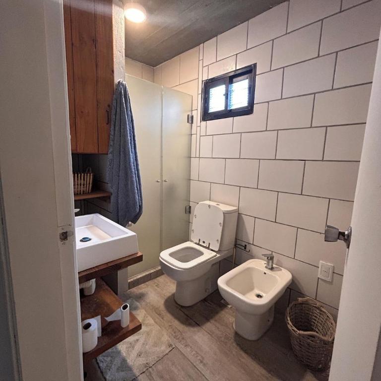 Spacious 4-bedroom house with a pool across the street from Ocean Park beach - Casa - 11
