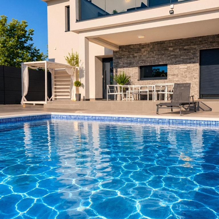 LUXIA PRIVATE ESTATE Sauna & Pool x Jacuzzi with Fireplace outdoor lounge - Villa avec Piscine Privée - 1