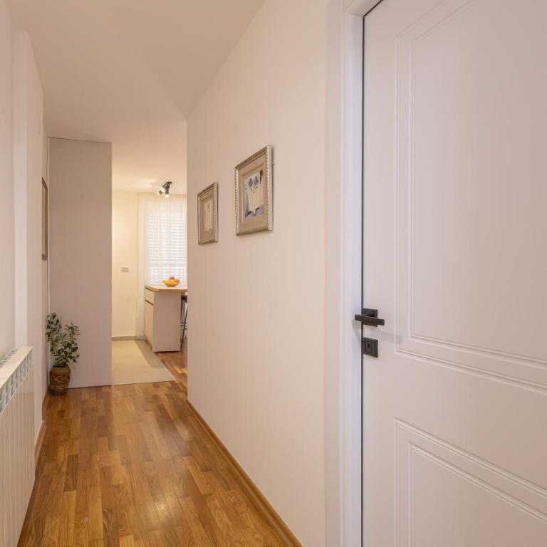 Sun Apartments Marija - Apartman sa 1 Spavaćom Sobom sa Pogledom na Grad - 1