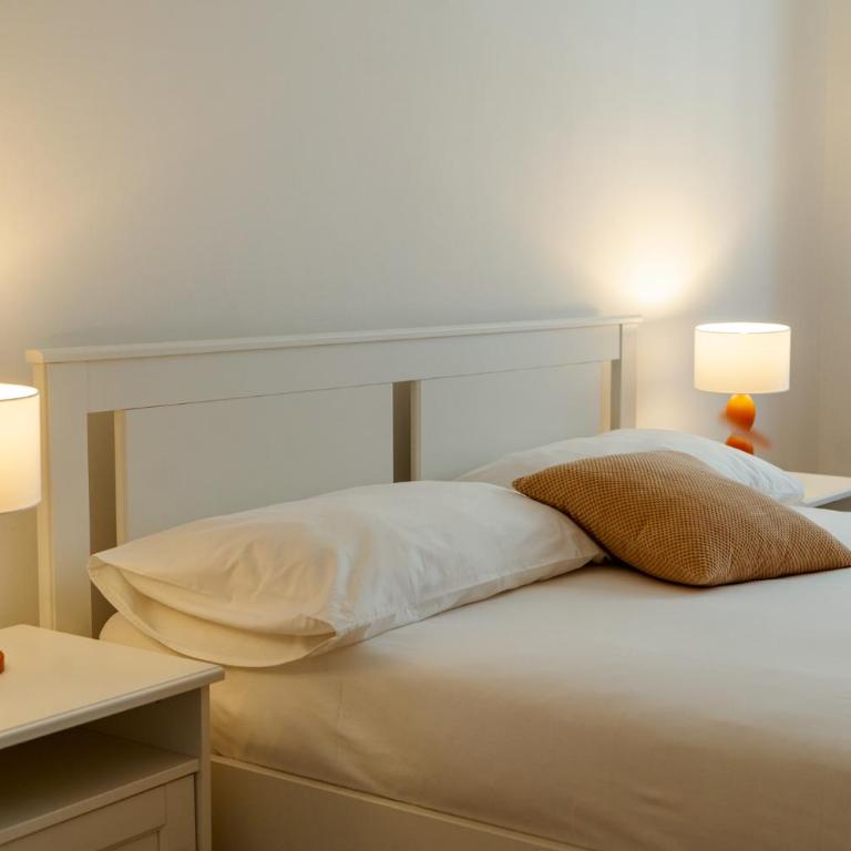 Karma flower - Chambre Double avec Salle de Bains Commune - 5
