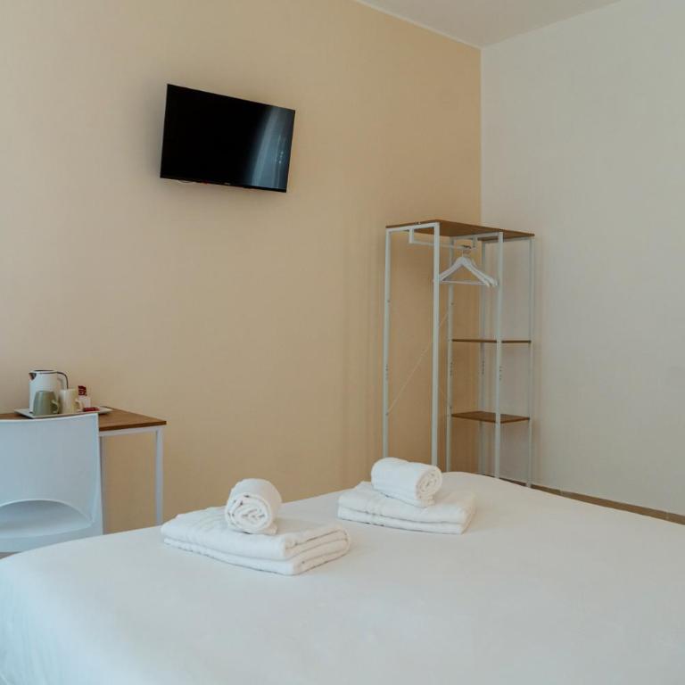 Karma flower - Chambre Double avec Salle de Bains Commune - 1