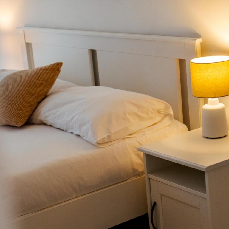 Karma flower - Chambre Double avec Salle de Bains Commune - 5