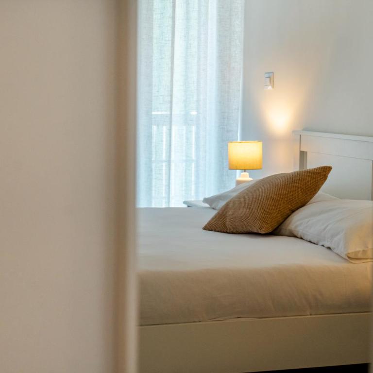 Karma flower - Chambre Double avec Salle de Bains Commune - 3