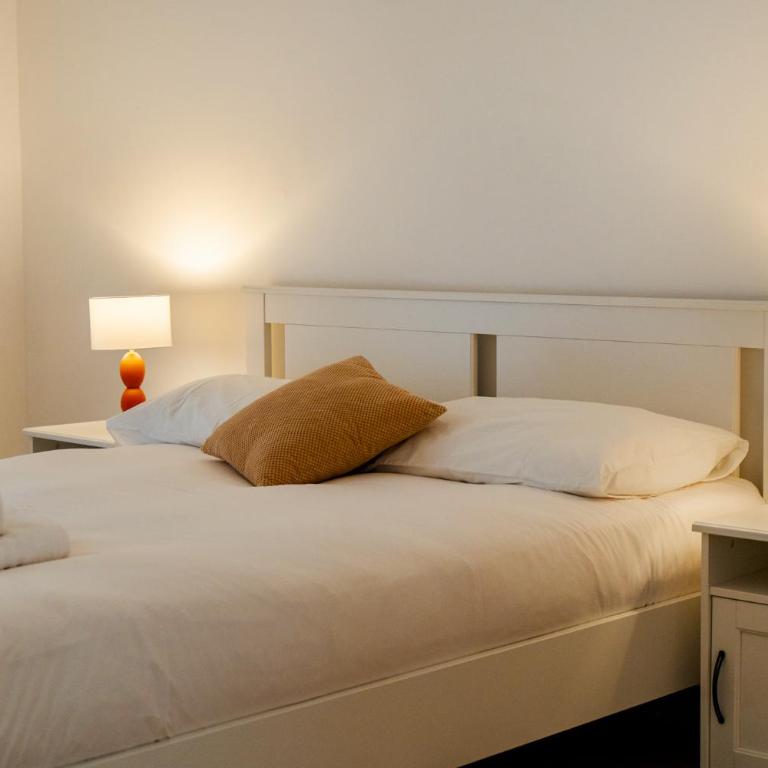 Karma flower - Chambre Double avec Salle de Bains Commune - 1