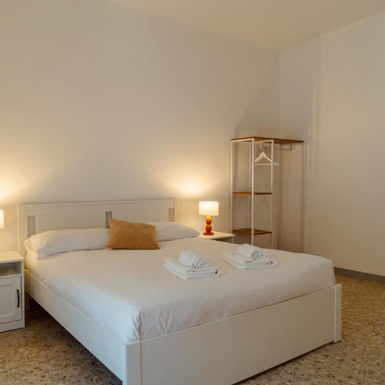 Karma flower - Chambre Double avec Salle de Bains Commune - 7