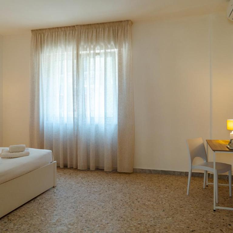 Karma flower - Chambre Double avec Salle de Bains Commune - 4