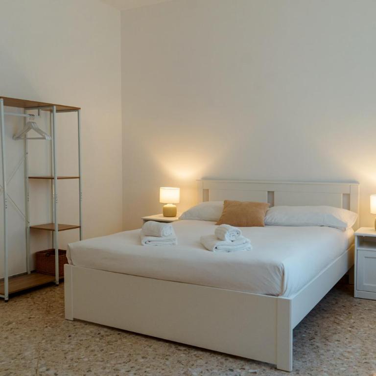 Karma flower - Chambre Double avec Salle de Bains Commune - 7
