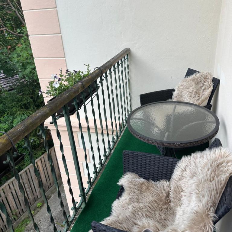 City Center Rooms - Doppelzimmer mit Balkon - 2