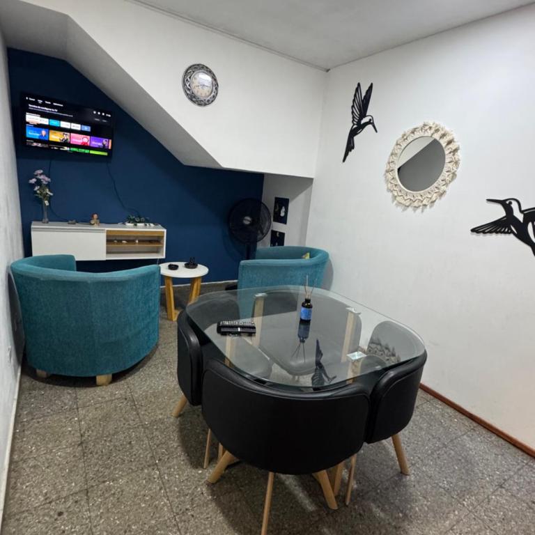 Departamento en el centro de Mendoza a metros de Aristides Villanueva y Parque General San Martín - Apartamento de 2 dormitorios - 1