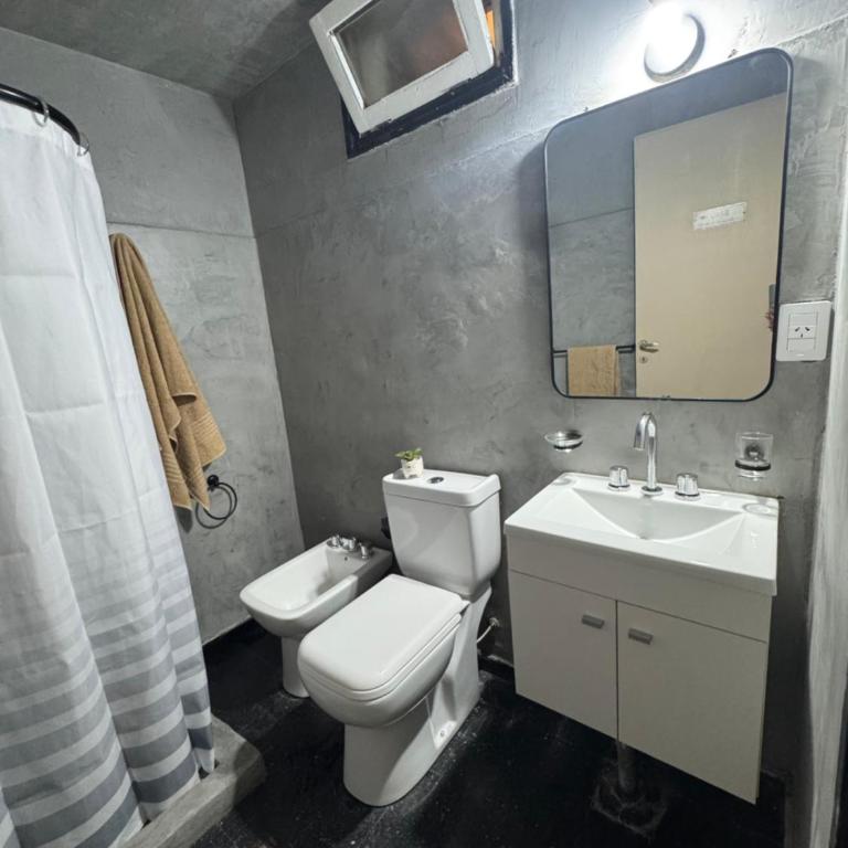 Departamento en el centro de Mendoza a metros de Aristides Villanueva y Parque General San Martín - Apartamento de 2 dormitorios - 5