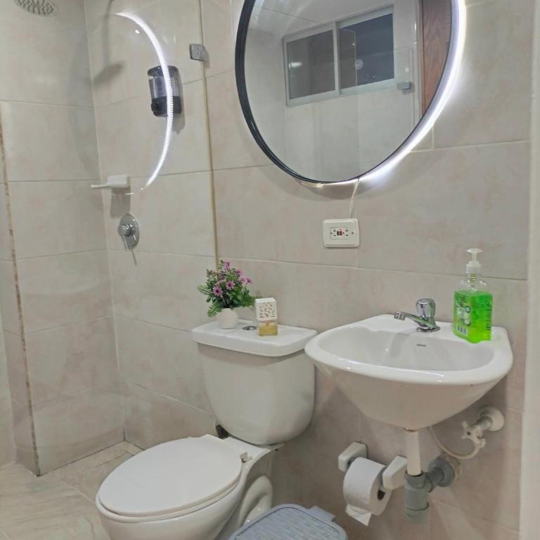 Moderno 100 m2, 3 camas, buenas vistas, wifi 402 - Three-Bedroom Apartment - 45