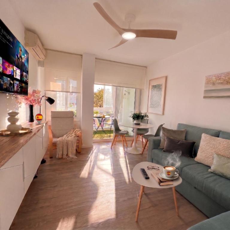 Oasis de Luz y Diseño ,Tu Refugio con Terraza y Piscina , cerca de la Playa - One-Bedroom Apartment - 9