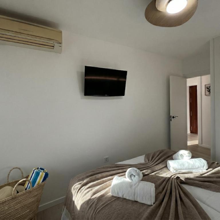 Oasis de Luz y Diseño ,Tu Refugio con Terraza y Piscina , cerca de la Playa - One-Bedroom Apartment - 7