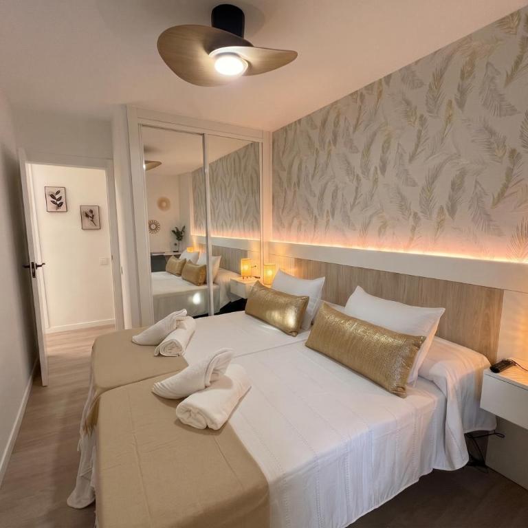 Oasis de Luz y Diseño ,Tu Refugio con Terraza y Piscina , cerca de la Playa - One-Bedroom Apartment - 5