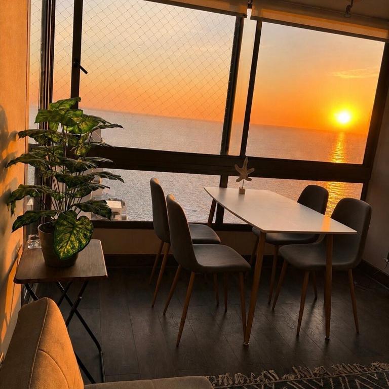 Hermoso departamento en Costa de Montemar, Concón -las piscinas sólo se pueden usar en arriendos sobre 15 días - Two-Bedroom Apartment with Terrace and Sea View - 2