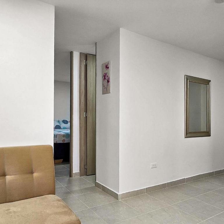 Elegancia y comodidad cerca del mar y aeropuerto - Two-Bedroom Apartment - 21