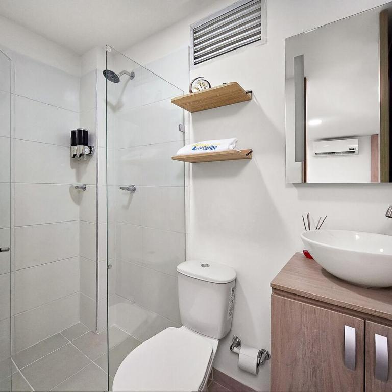 Elegancia y comodidad cerca del mar y aeropuerto - Two-Bedroom Apartment - 23