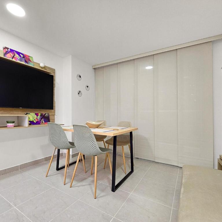 Elegancia y comodidad cerca del mar y aeropuerto - Two-Bedroom Apartment - 33
