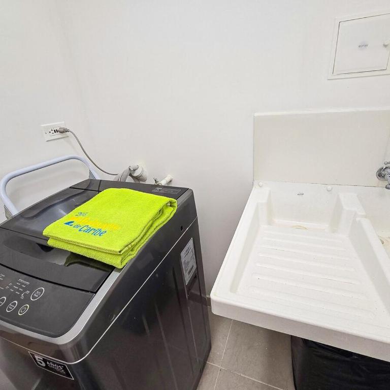 Elegancia y comodidad cerca del mar y aeropuerto - Two-Bedroom Apartment - 37