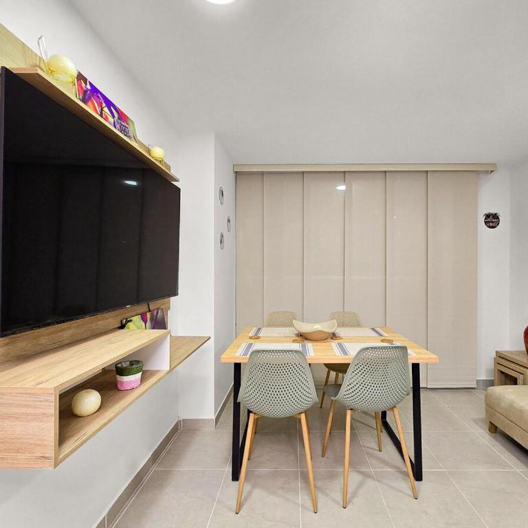 Elegancia y comodidad cerca del mar y aeropuerto - Two-Bedroom Apartment - 44