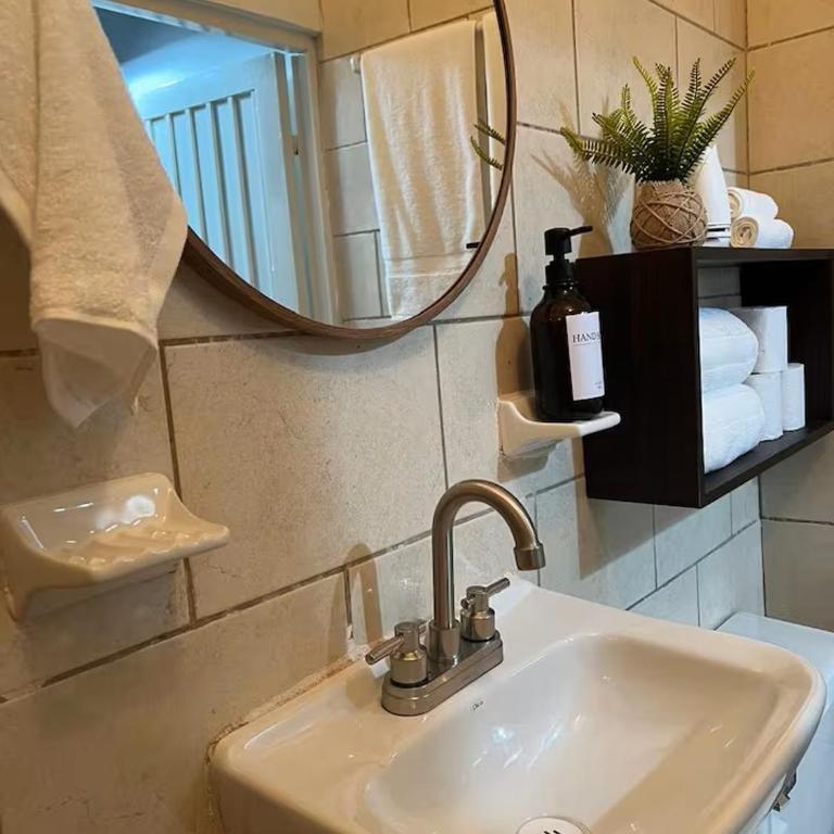 Depa equipado cerca de Aeropuerto y acceso rápido a Ruiz Cortines, Constitución, Ecovía - Apartamento de 1 dormitorio - 10